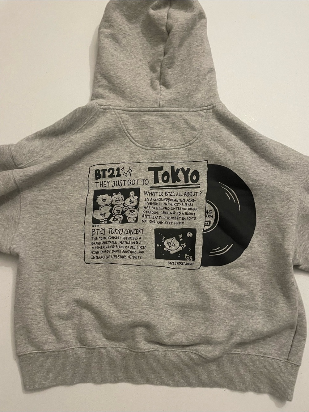 BT21 “They just got to Tokyo” Grey hoodie. (BT21 LINE) SMALL-MEDIUM - Picture 2 of 3